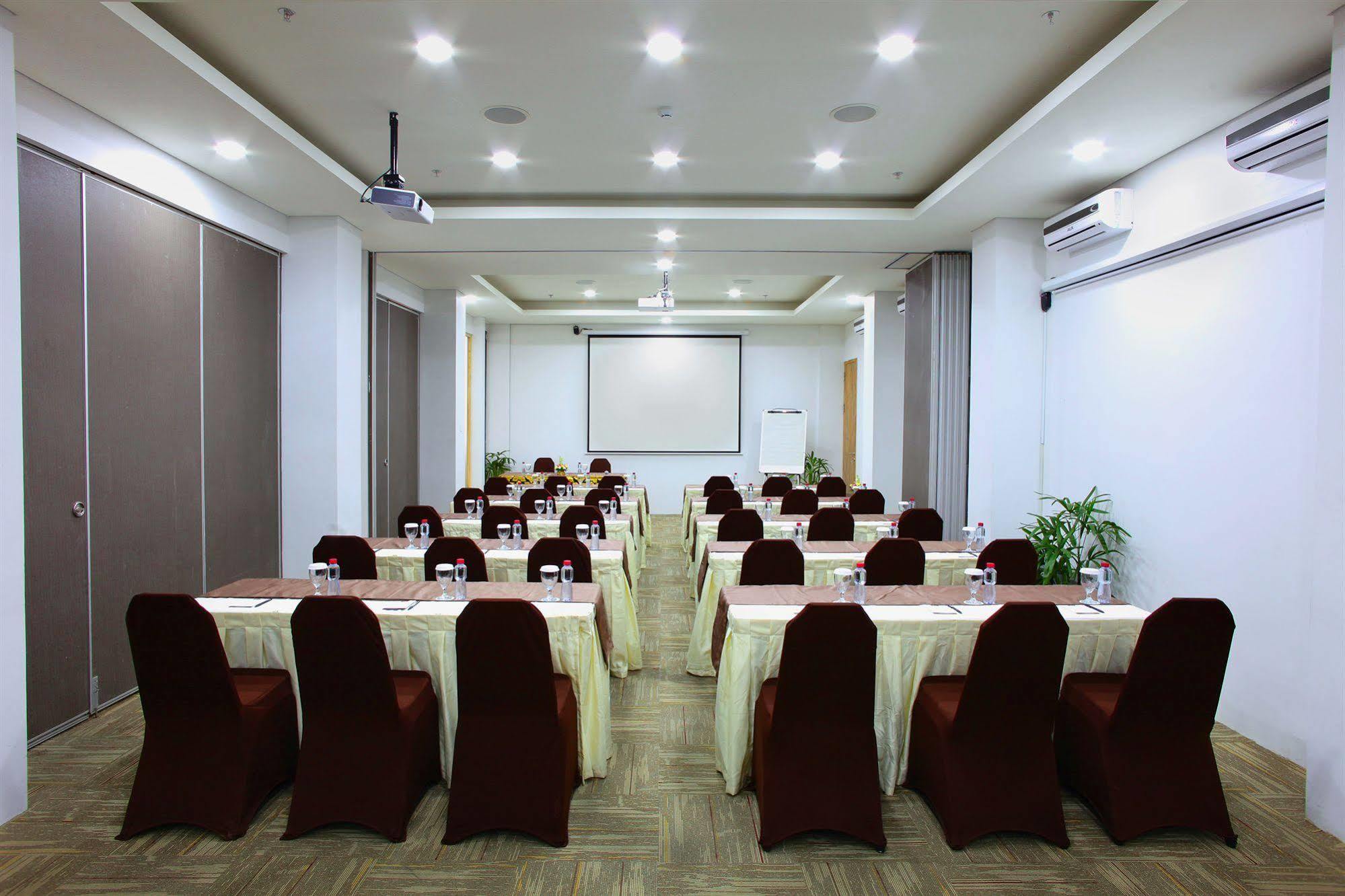Liberta Hotel Jimbaran Exterior photo